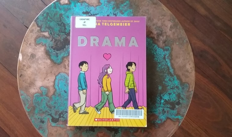 Drama by Raina Telgemeier | LOOK INSIDE
